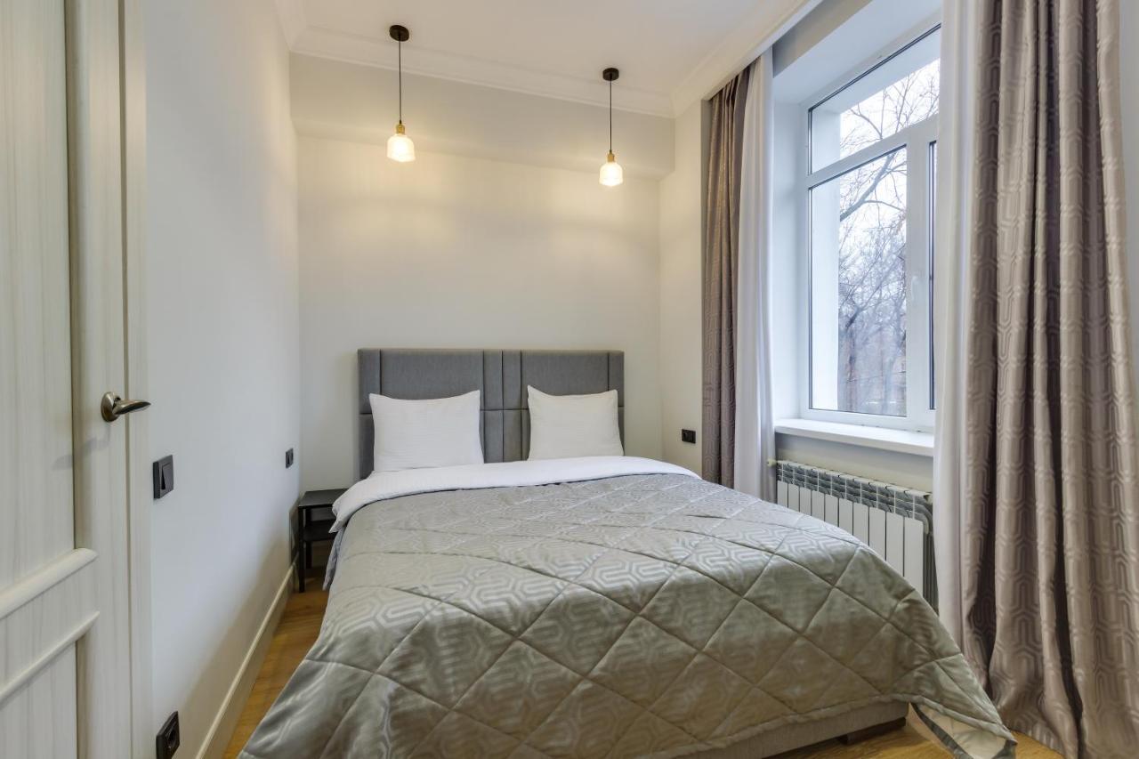 Opera Apartments Almaty Bagian luar foto