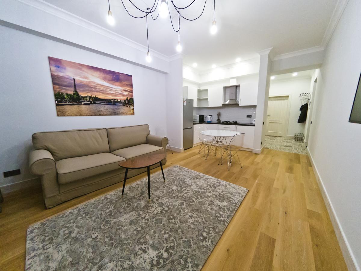 Opera Apartments Almaty Bagian luar foto