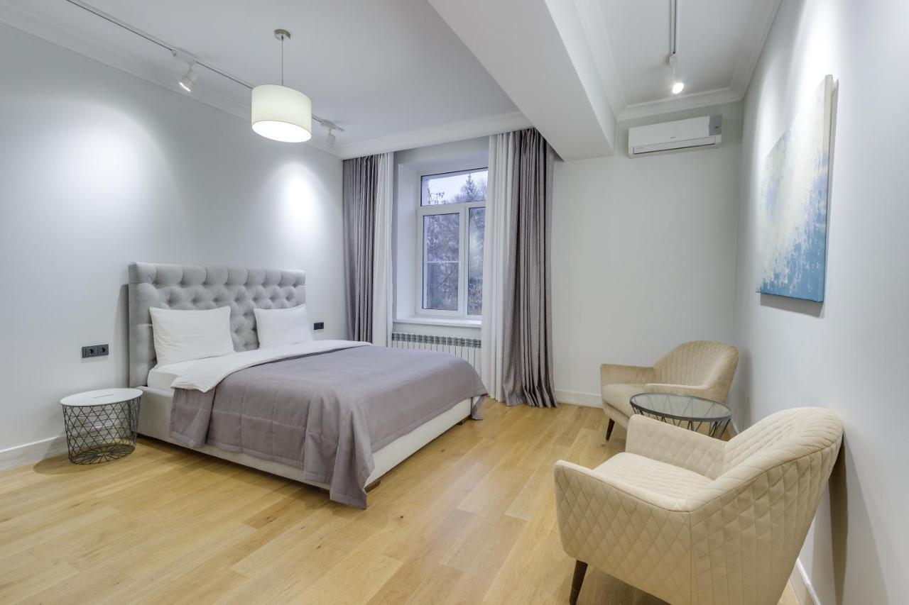 Opera Apartments Almaty Bagian luar foto